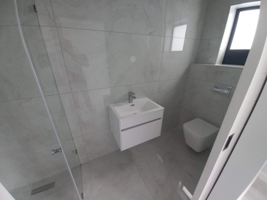 5 Bedroom Property for Sale in Sandown Western Cape